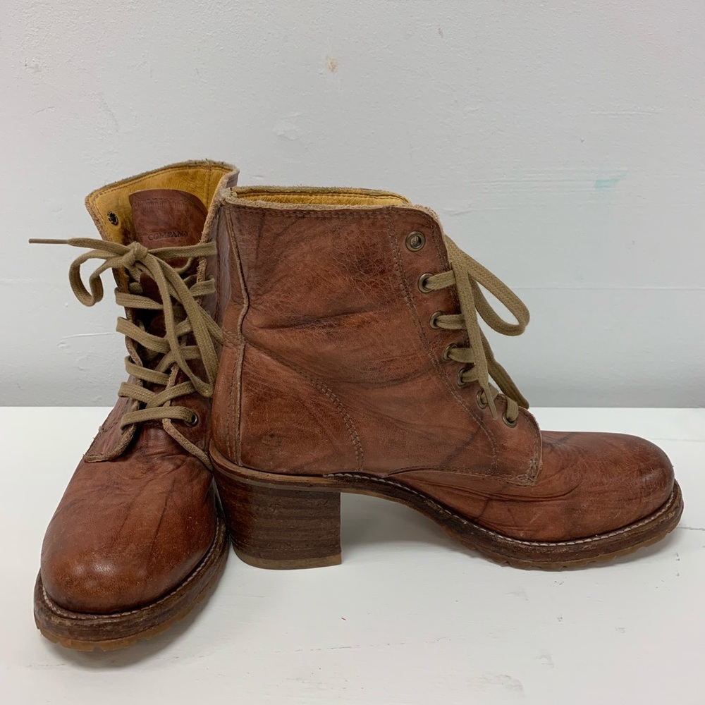 Frye Sabrina boots size 8M